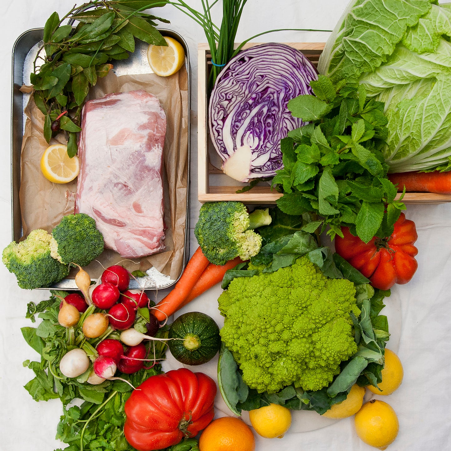 Notre plus grand bonheur : vous faire aimer et redécouvrir les fruits et les légumes de chaque saison. Une grande partie de nos pièces et verrines sont montées sur place pour préserver leur croquant et leur goût.